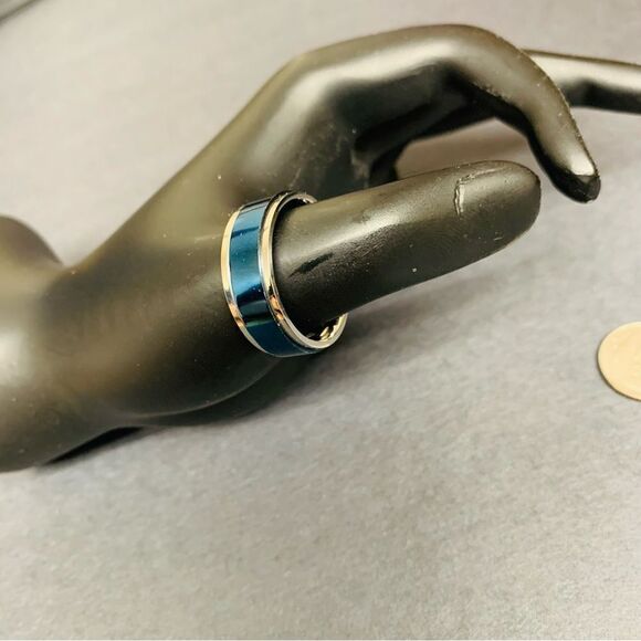 Spikes Stainless Steel Spinner Ring - Picture 1 of 2